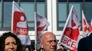 BASF-Angestellte in Berlin demonstrieren gegen Verlagerung von Arbeitspl&auml;tzen 