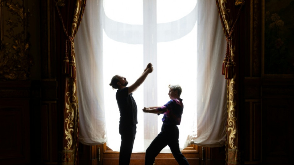 Dans les hauteurs de l'Op&eacute;ra-Comique, les derniers gestes d'un cintrier archiv&eacute;s