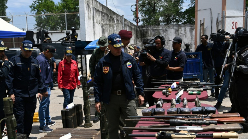 Autoridades ocupam quinto pres&iacute;dio na Venezuela