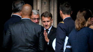 Macron rend un dernier hommage &agrave; "Fanfan" Patriat, fid&egrave;le parmi les fid&egrave;les