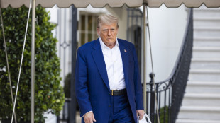 Trump pubblica messaggio di Rutte, 'Europa pagherà molto'