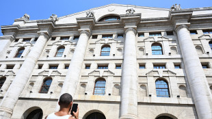 Borsa: Milano avanza (+0,6%), sprint di Leonardo, giù Stellantis