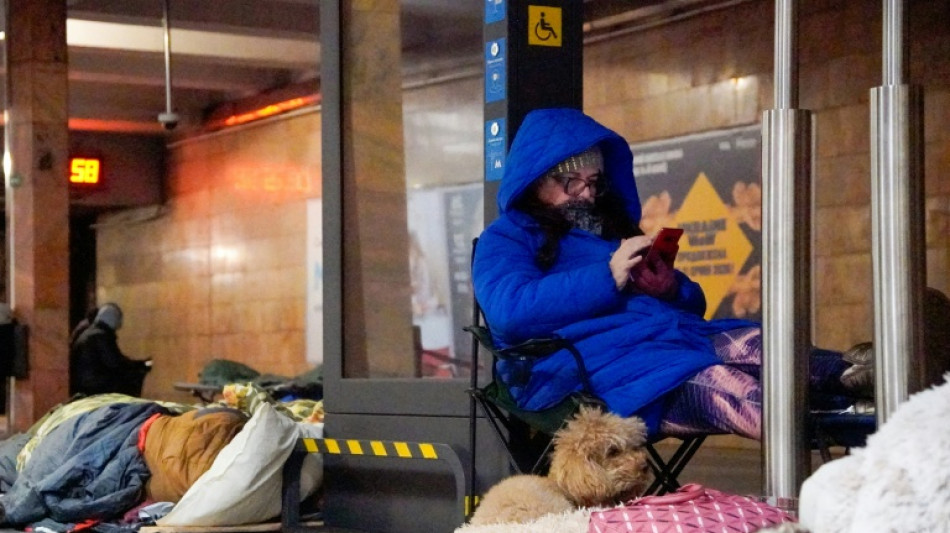 Mindestens ein Todesopfer und 23 Verletzte bei russischen Angriffen in Kiew und Charkiw