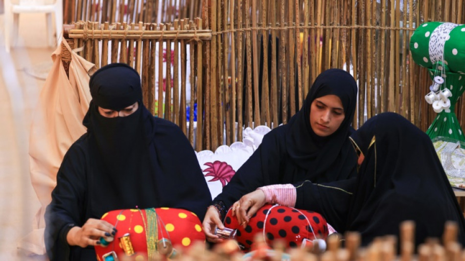 El bordado tradicional en Emiratos, un arte en peligro de extinci&oacute;n