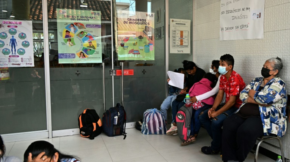 M&eacute;dicos de Bolivia protestan contra la jubilaci&oacute;n obligatoria a los 65 a&ntilde;os