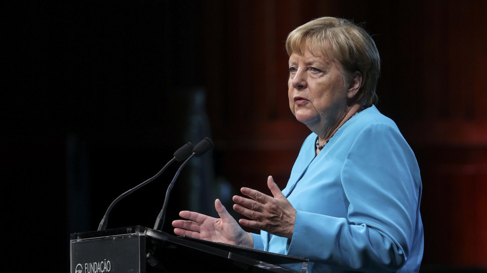 Merkel smentisce le voci di Bild su possibile candidatura a presidenza