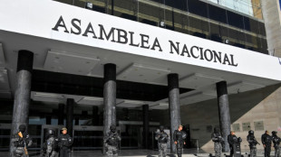 El presidente de Ecuador disuelve el Congreso y esquiva la destituci&oacute;n