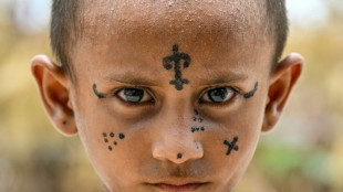 City girls snub traditional Hindu face tattoos in Pakistan