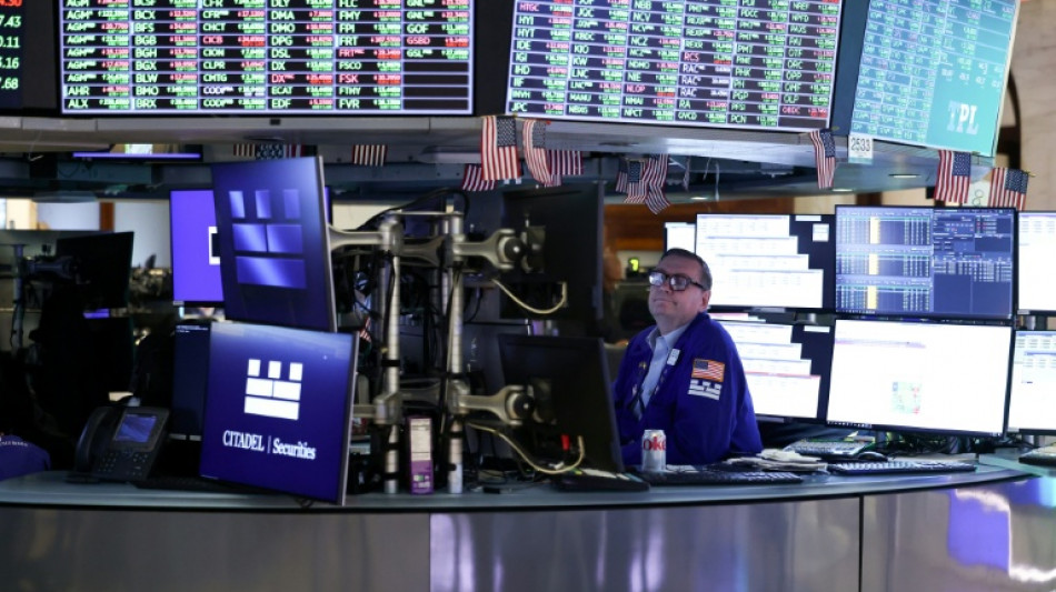 Inversores celebran anuncio de di&aacute;logo Israel-L&iacute;bano y el precio del petr&oacute;leo se modera