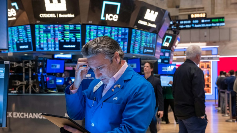 Wall Street quasi inchang&eacute;e apr&egrave;s des nouvelles de l'inflation d&eacute;cevantes
