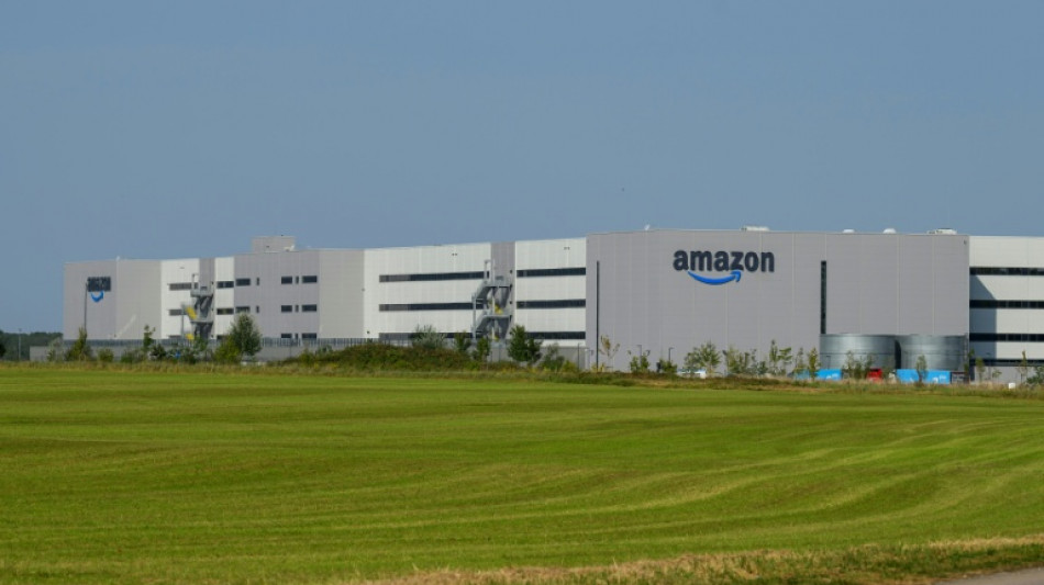 Choose France: Amazon annonce "trois nouveaux sites logistiques" pour 1.000 CDI suppl&eacute;mentaires