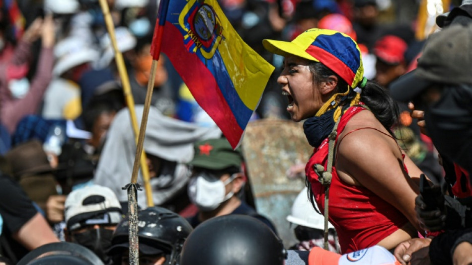 Equateur: violents incidents devant le Parlement, six morts