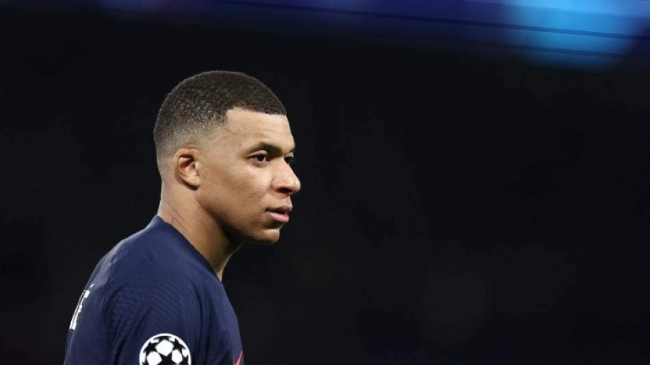Mbappé comunica ao PSG intenção de deixar o clube 