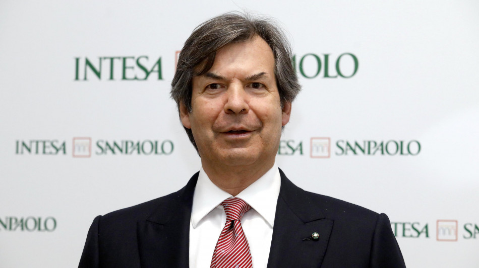Intesa oltre le stime, utile dei nove mesi a 7,6 miliardi