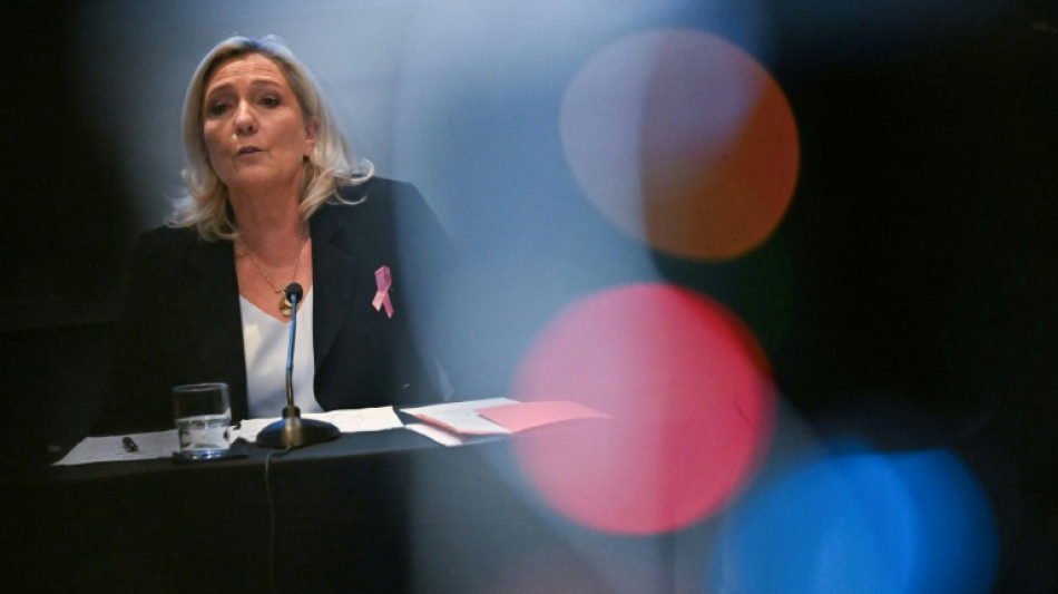 Marine Le Pen promete restaurar el orden al lanzar su campa&ntilde;a presidencial en Francia