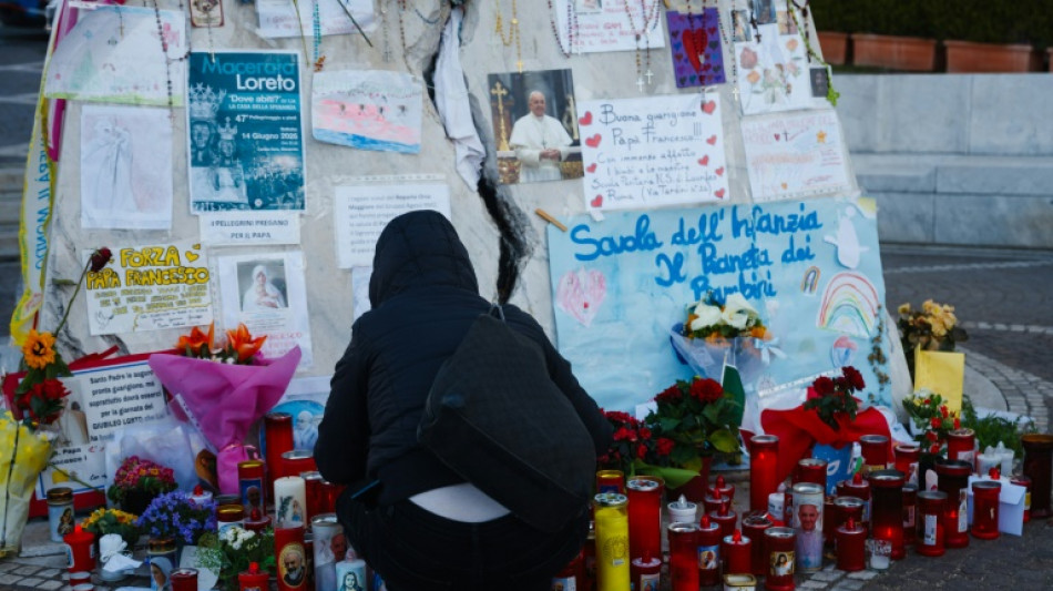 Le pape, très affaibli, entre dans sa quatrième semaine d'hospitalisation