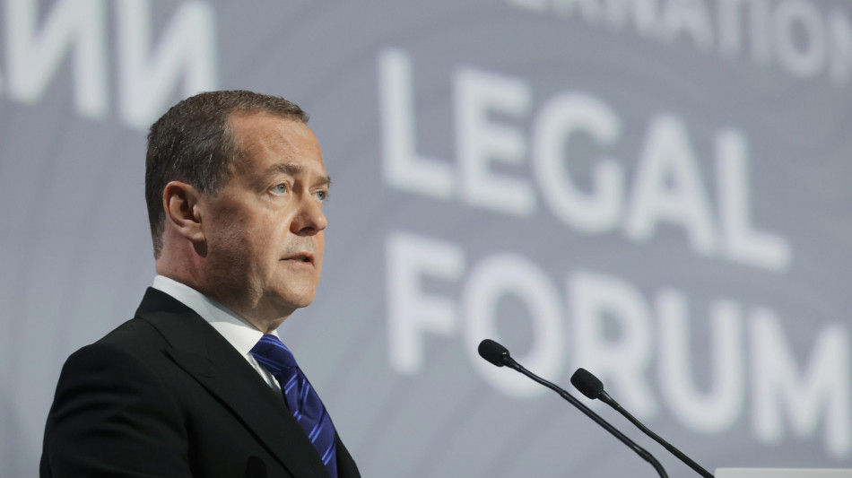 Medvedev, 'l'Iran ora produrrà armi nucleari'
