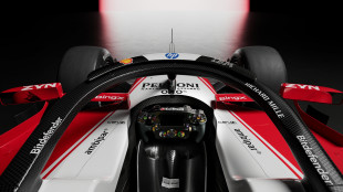 Test a Sakhir, per la Ferrari in pista Hamilton