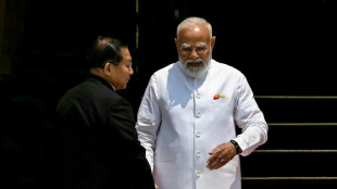 Le nouveau pr&eacute;sident birman re&ccedil;u en Inde par Narendra Modi