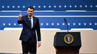 Ativista de direita Charlie Kirk morre após ser baleado nos EUA