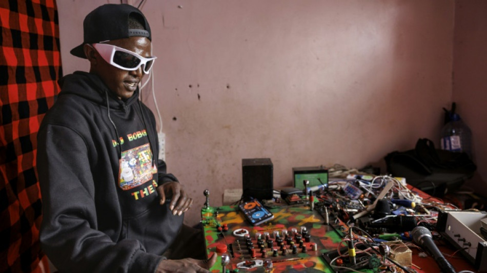 Spoon scratching: Kenya's DIY DJ
