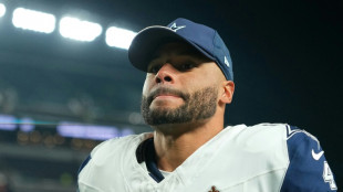 Prescott fires Cowboys to 38-21 win over plummeting Eagles