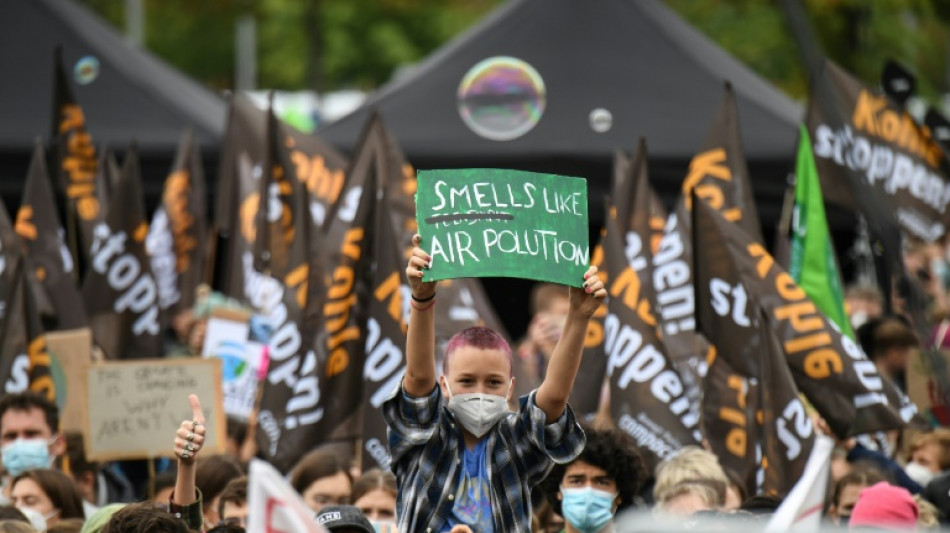 Studie: Junge Menschen blicken zu zwei Dritteln zufrieden in Zukunft