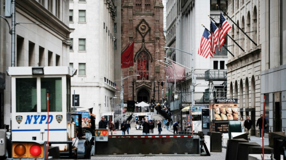 En l&eacute;g&egrave;re hausse, Wall Street en chemin pour une semaine positive