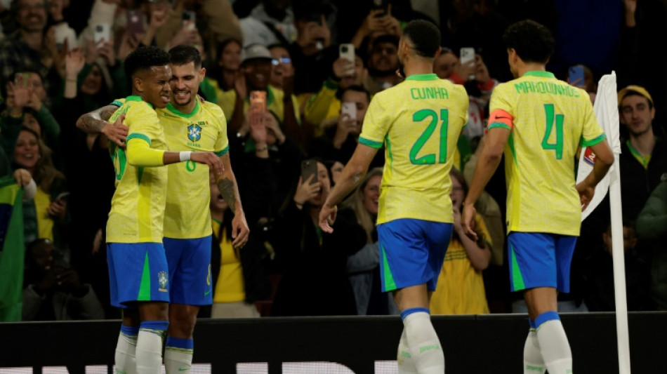 Brasil vence (2-0) e convence em amistoso preparat&oacute;rio para Copa contra Senegal