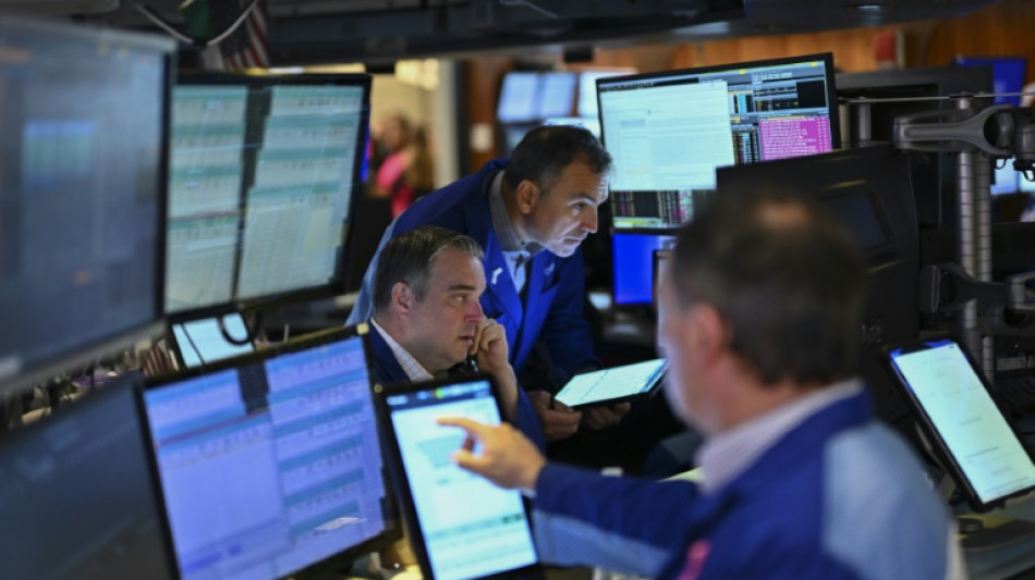 Wall Street termine dispers&eacute;e, efface l'essentiel de ses pertes de la journ&eacute;e