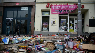 F&uuml;nf Menschen sterben bundesweit durch Pyrotechnik - Gro&szlig;eins&auml;tze in Silvesternacht