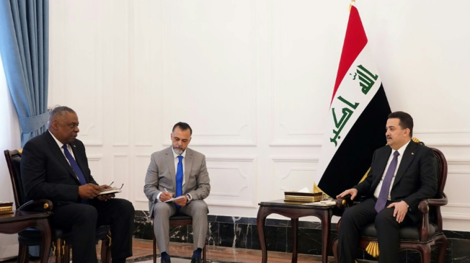 El jefe del Pent&aacute;gono dice en Bagdad que EEUU quiere "estrechar" lazos con Irak