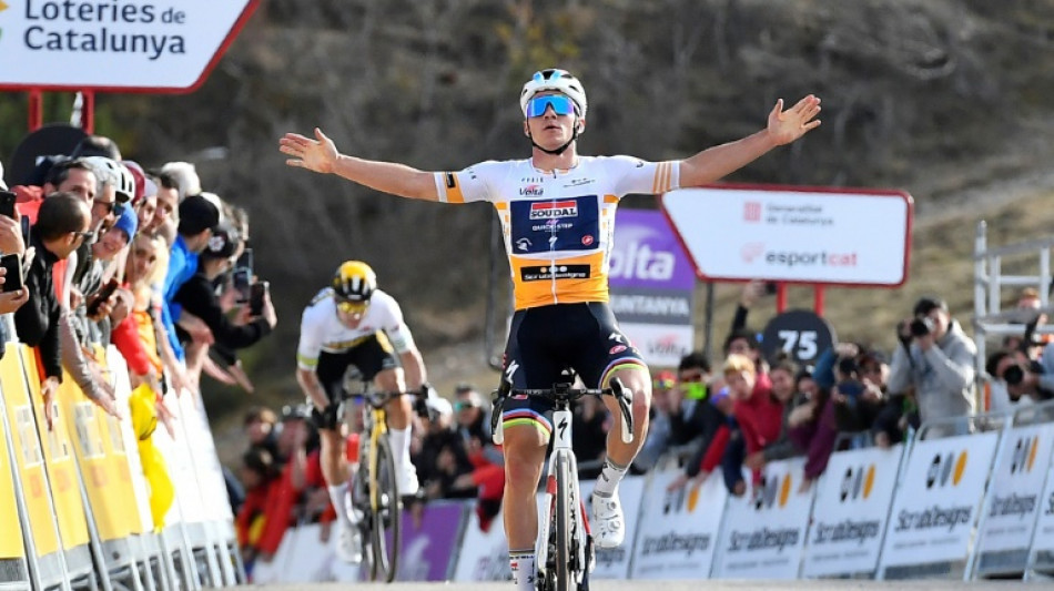 Evenepoel shows his 'good legs' and clean heels to Roglic