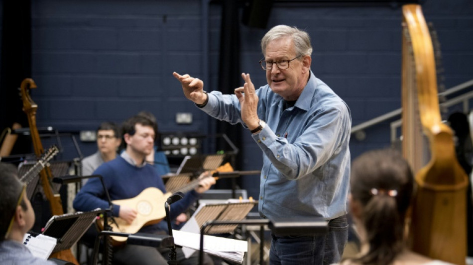 El director de orquesta brit&aacute;nico Gardiner anula sus compromisos tras golpear a un cantante