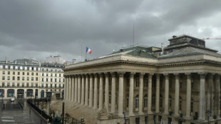 La Bourse de Paris termine en petite hausse, prises de b&eacute;n&eacute;fices dans la tech