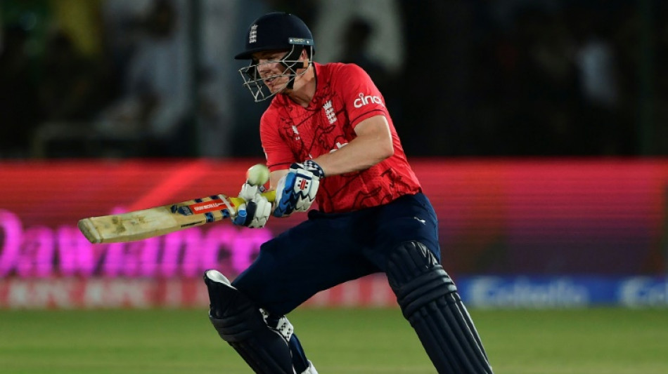 Brook, Duckett help England thump Pakistan in third T20I