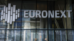 Borsa: Europa in ordine sparso con Wall Street, Milano in parità