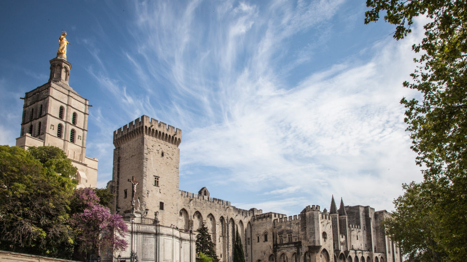 Vuitton Cruise 2025 sfilerà nel Palazzo dei Papi di Avignone