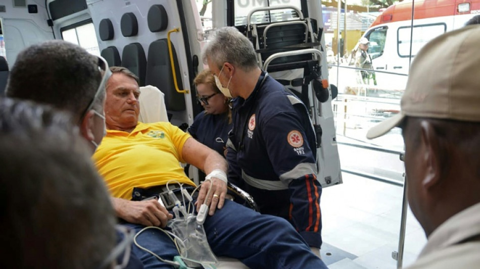 Bolsonaro dice que "se recupera" tras ser hospitalizado en Brasil