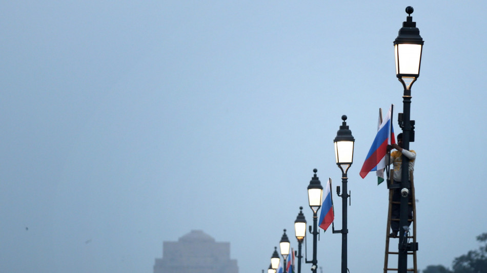 Putin, 'Trump è sincero cerca soluzione, ma non è facile'