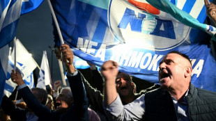 Greece eyes new vote as PM seeks absolute majority