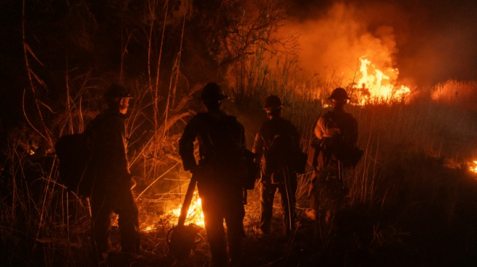 Los Angeles enfrenta el peligro de nuevos incendios por fuertes vientos c&aacute;lidos