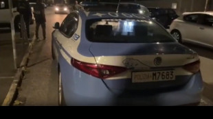 Difende la madre e il compagno lo accoltella, 15enne in ospedale