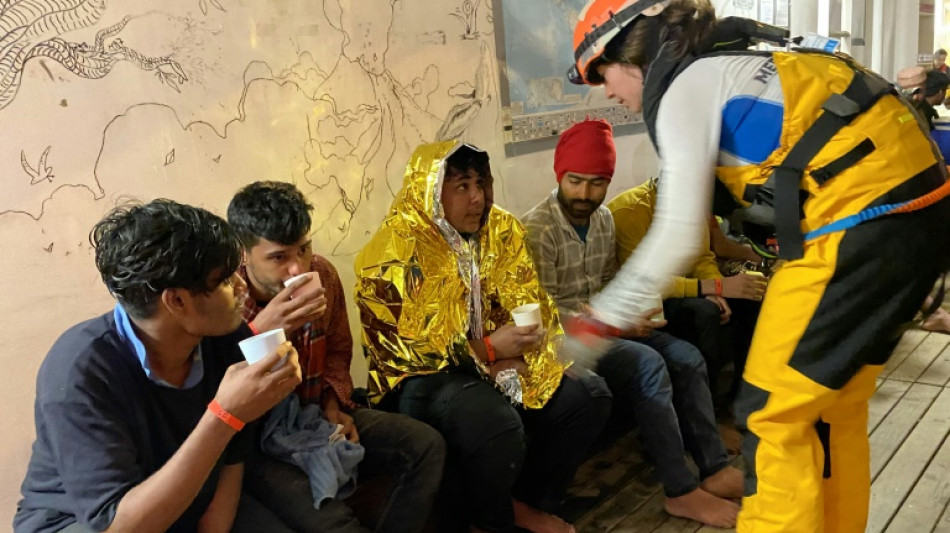 L'Ocean Viking porte secours &agrave; 35 Bangladais au large de Malte