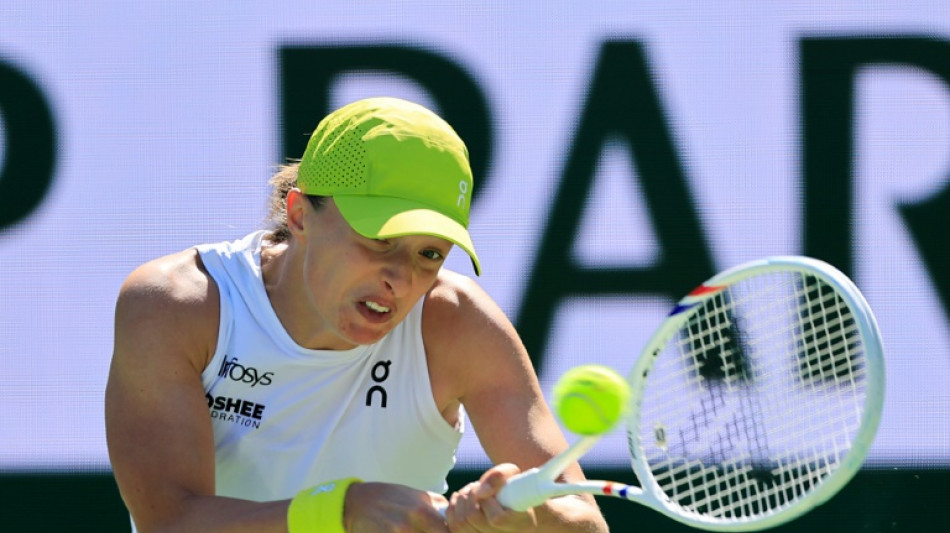 Swiatek sails on at Indian Wells, Medvedev through