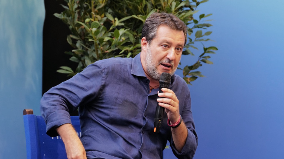 Salvini, penso proroga accise per alcuni giorni, fino a settembre