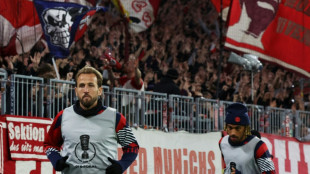 Kane watches as Bayern cruise into German Cup last 16