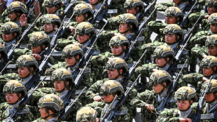 El ej&eacute;rcito colombiano suspende a 10 militares por amenazar a mujeres y ni&ntilde;os