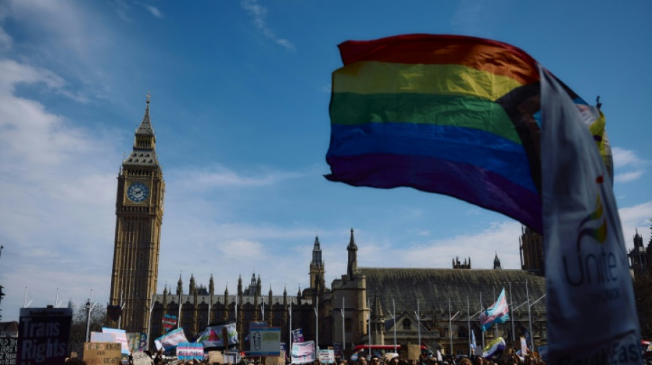 Tausende Briten demonstrieren in London f&uuml;r Rechte von Transmenschen