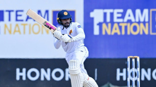 De Silva leads Sri Lanka fightback against Pakistan in Galle Test